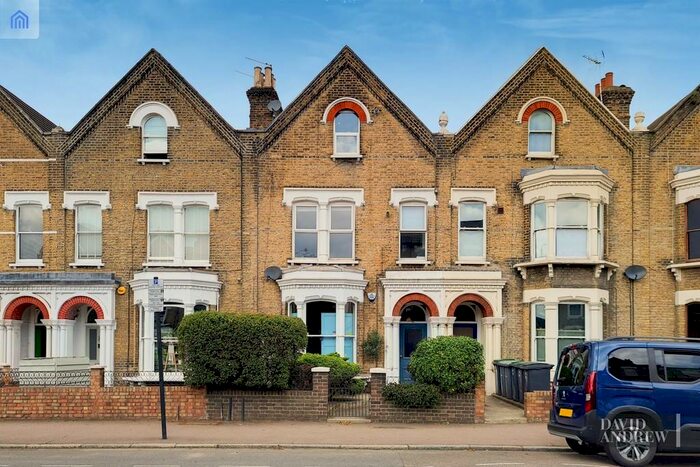 2 Bedroom Apartment To Rent In Upper Tollington Park, N4