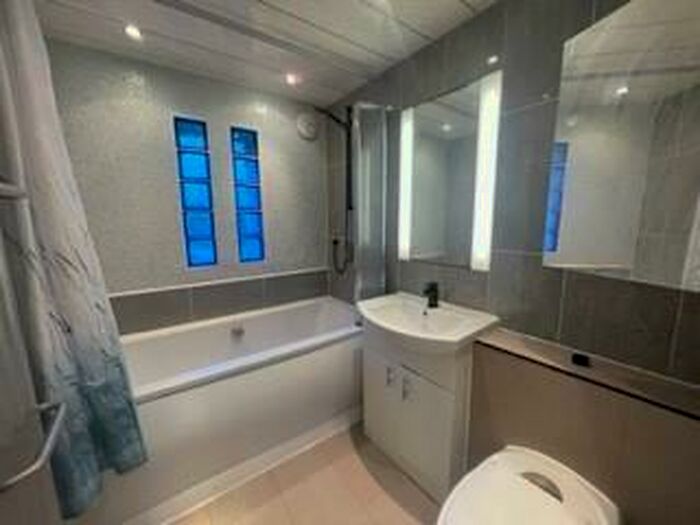 2 Bedroom Apartment To Rent In High Dene, High West Jesmond, Newcastle Upon Tyne, NE7