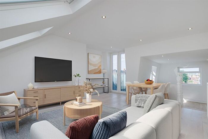 3 Bedroom Maisonette To Rent In Brookwood Road, London, SW18