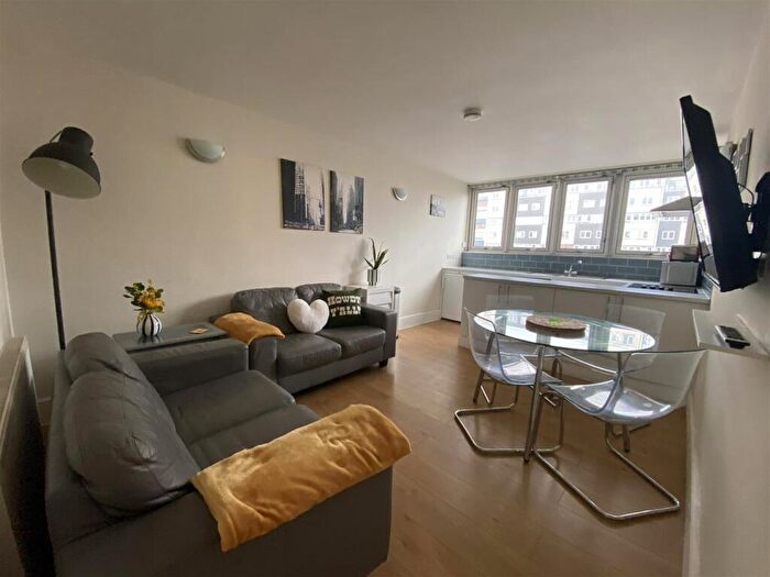 3 Bedroom Flat To Rent In Youngs Court, Charlotte Despard Avenue, London, SW11