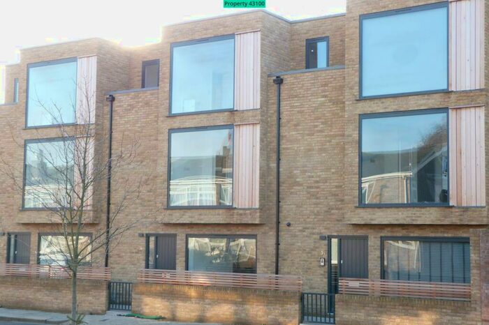 4 Bedroom Terraced House To Rent In Balham New Road, London, SW12