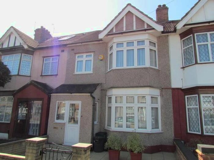 3 Bedroom Terraced House To Rent In Birchdale Gardens, Chadwell Heath, Romford, London RM6