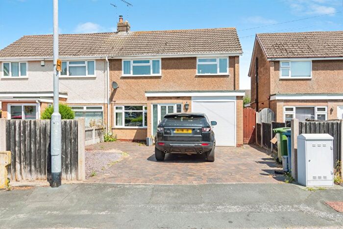 4 Bedroom Semi-detached House For Sale In Compton Road, Stafford, ST17
