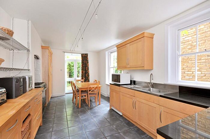 5 Bedroom Terraced House To Rent In Broomwood Road London, SW11