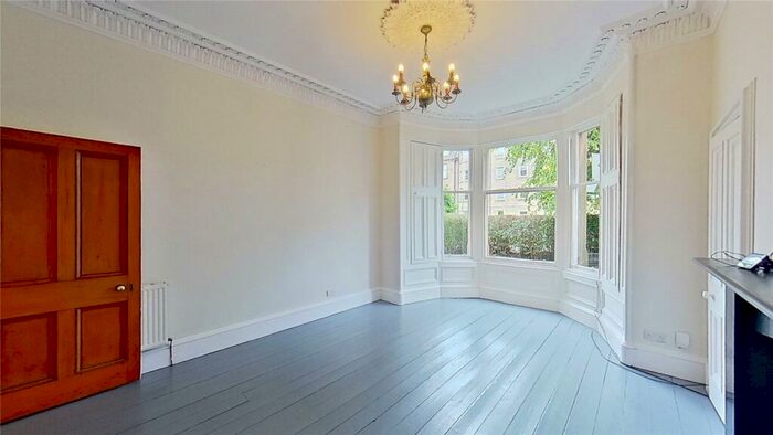 2 Bedroom Flat To Rent In Maxwell Street, Edinburgh, Midlothian, EH10