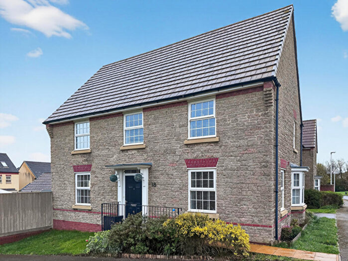 4 Bedroom Detached House For Sale In Exmoor Way, Cullompton, Devon, EX15