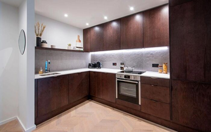 2 Bedroom Apartment To Rent In St Georges Gardens, Castlefield, M15