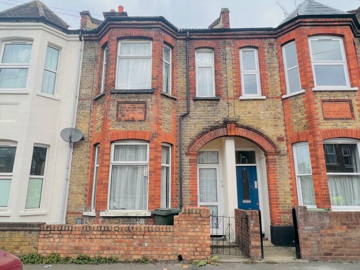 3 Bedroom House To Rent In Bingley Road, London, E16