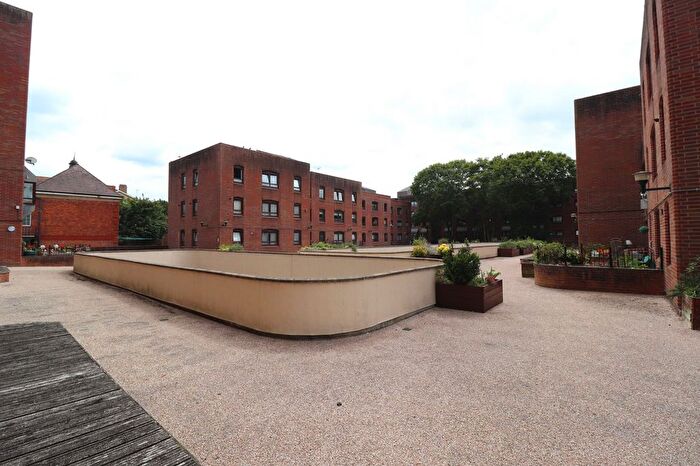1 Bedroom Property To Rent In Marian Court, Gloucester, GL1