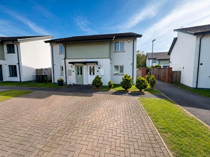 3 Bedroom Semi Detached House For Sale In Aspen Grove, Fremington, EX31