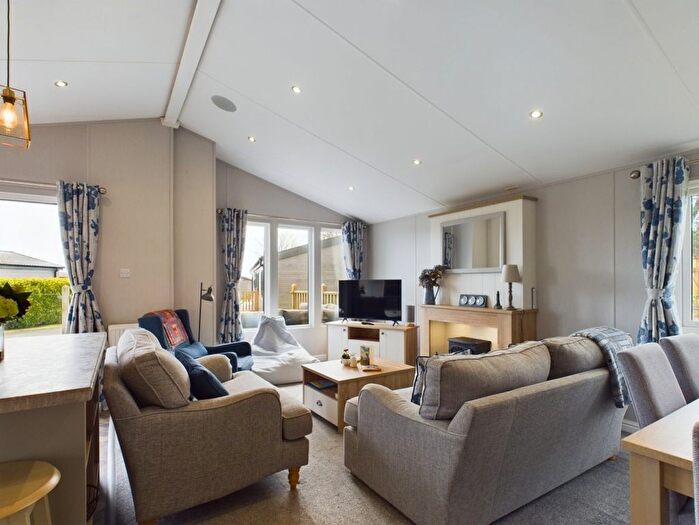 3 Bedroom Mobile/park Home For Sale In Boswinger, St. Austell, PL26