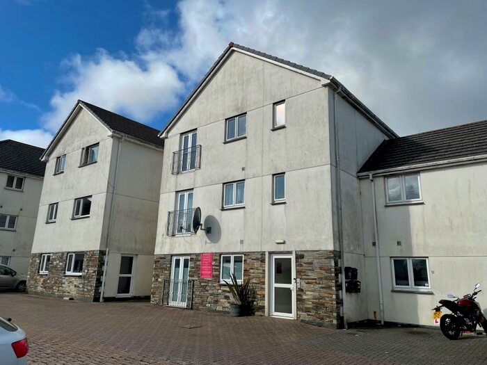 2 Bedroom Flat To Rent In Bugle, PL26