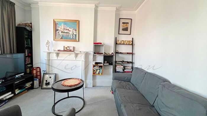 5 Bedroom Flat To Rent In Redcliffe Gardens, London, SW5