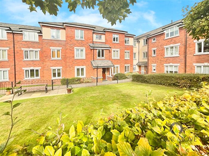 2 Bedroom Flat For Sale In Stratford Gardens, Bromsgrove, Worcestershire, B60