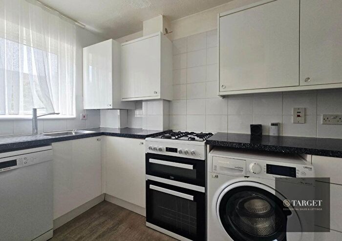 1 Bedroom Flat To Rent In Tysoe Avenue, EN3