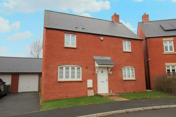 3 Bedroom Detached House To Rent In Glebe Road, Roade, NN7