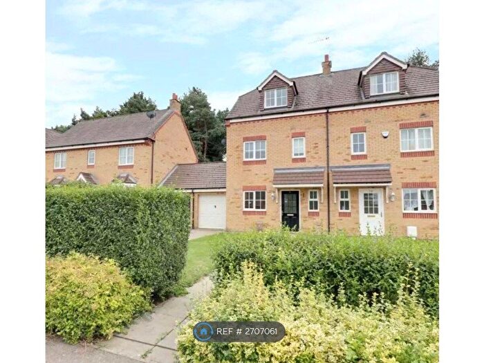 4 Bedroom Semi-Detached House To Rent In Woodlands, Grange Park, Northampton, NN4