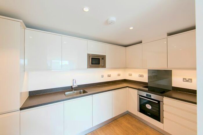 2 Bedroom Flat To Rent In Station Approach, Epsom, Surrey, London, KT19