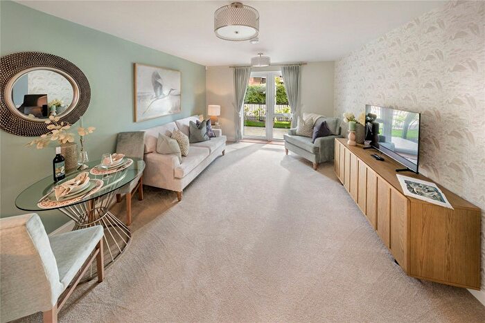 2 Bedroom Flat To Rent In Mill Road, Dunton Green, Sevenoaks, Kent, TN13
