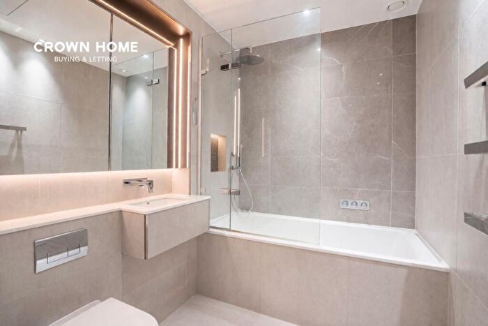 2 Bedroom Apartment To Rent In City Road, Islington, EC1V