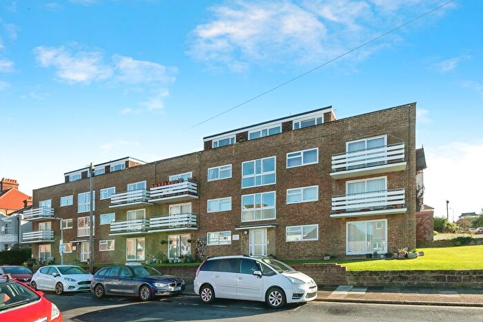 2 Bedroom Flat For Sale In Clifford Road, Bexhill-On-Sea, TN40