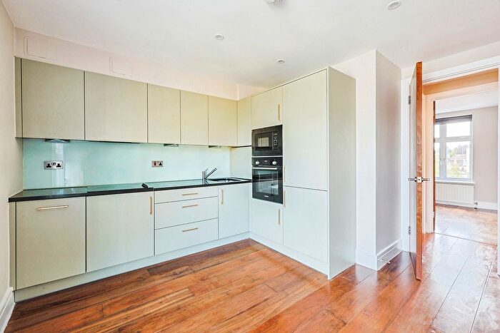 1 Bedroom Flat To Rent In Chiswick High Road, London, W4