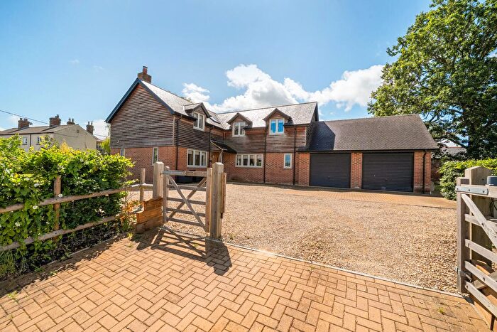 4 Bedroom Detached House For Sale In Malt House Court, Rowde, SN10