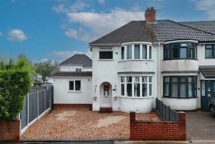3 Bedroom Semi Detached House For Sale In Benedon Road, Sheldon, Birmingham, B26