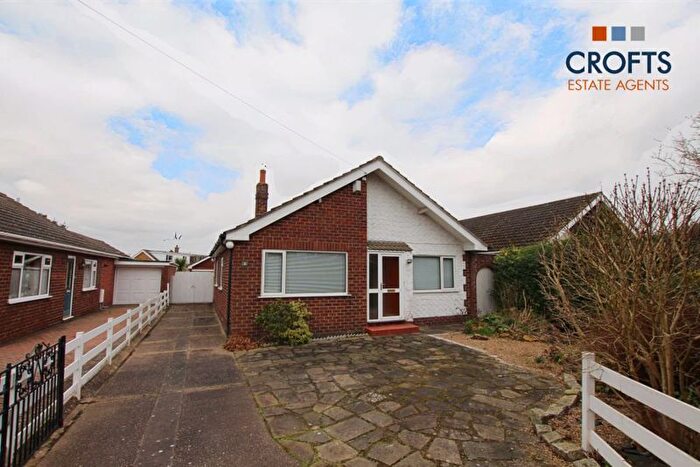 3 Bedroom Detached Bungalow For Sale In Cravens Lane, Habrough, Immingham, DN40
