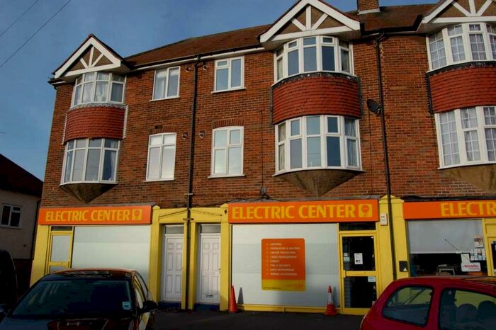 1 Bedroom Apartment For Sale In Chertsey, KT16