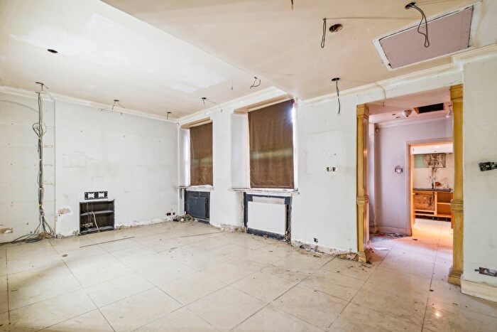 1 Bedroom Flat For Sale In Ennismore Gardens, Knightsbridge, SW7
