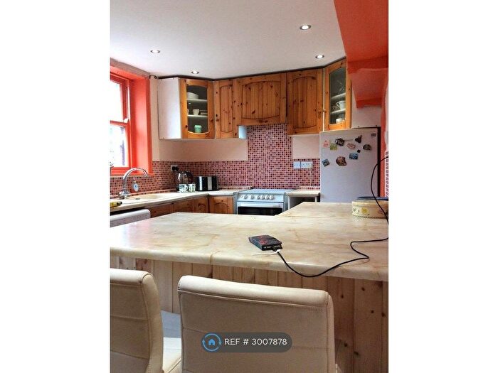 2 Bedroom Terraced House To Rent In Highgate, Bradford, BD9