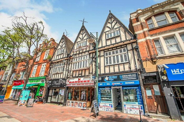 1 Bedroom Flat To Rent In High Street, Chatham, Kent ME4