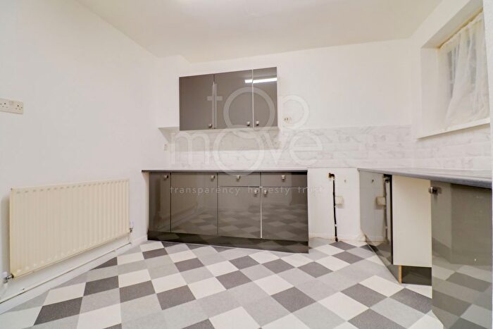 2 Bedroom Maisonette To Rent In Zangwill Road, London, SE3