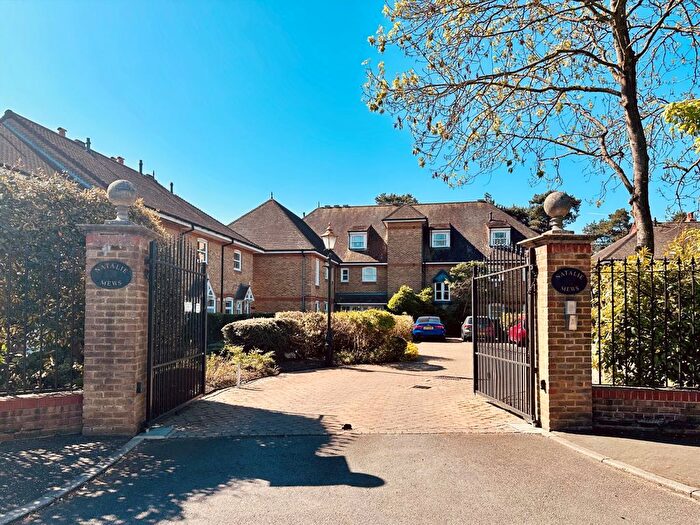 2 Bedroom Flat For Sale In Natalie Mews, Twickenham, TW2