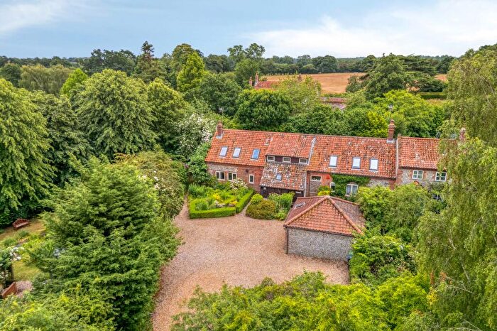 3 Bedroom Barn Conversion For Sale In Characterful Barn Conversion In Gresham, NR11