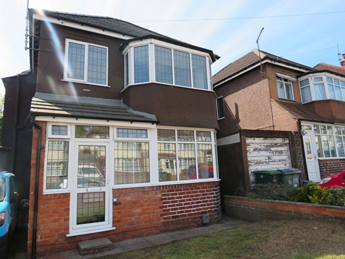 3 Bedroom Property To Rent In Chestnut Road, Oldbury, B68
