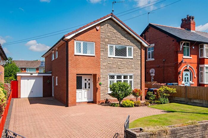 4 Bedroom Detached House For Sale In Fox Lane, Leyland, PR25