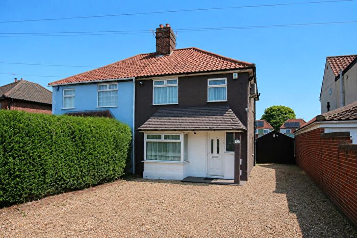 3 Bedroom Semi-Detached House For Sale In Cromer Road, Hellesdon, NR6
