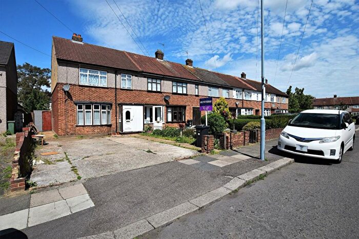 3 Bedroom End Of Terrace House To Rent In Fields Park Crescent, Chadwell Heath, RM6