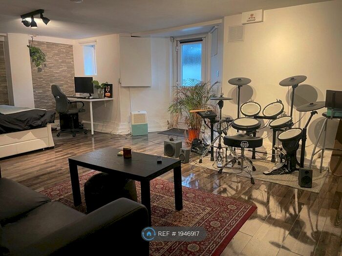 1 Bedroom Studio To Rent In Alconbury Road, London, E5