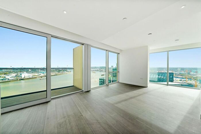 2 Bedroom Flat To Rent In Upper Riverside, Cutter Lane, Greenwich, SE10