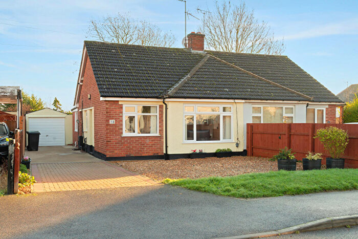 3 Bedroom Chalet For Sale In Cartrill Street, Raunds, NN9