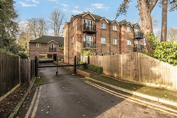 2 Bedroom Flat For Sale In Boulters Court, Maidenhead, SL6