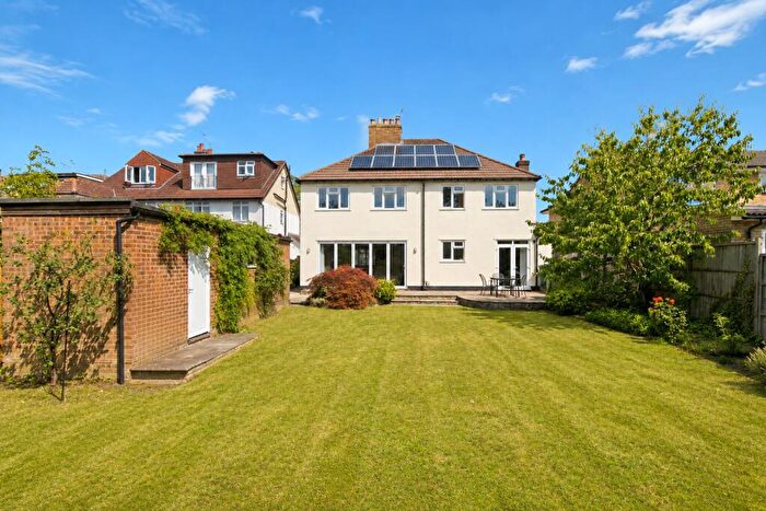 5 Bedroom Detached House For Sale In Hatfield Road, St. Albans, Hertfordshire, AL4