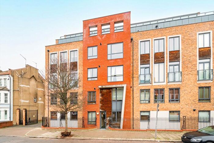 1 Bedroom Flat To Rent In Glengall Road, Brondesbury Park, NW6