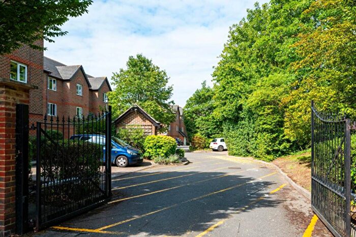 2 Bedroom Flat For Sale In John Austin Close, Kingston, Kingston Upon Thames, KT2