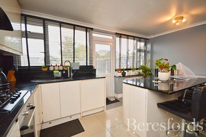 3 Bedroom Terraced House For Sale In Green Lane, Dagenham, RM8