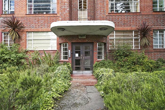 1 Bedroom Flat To Rent In Grosvenor Court, London, NW6