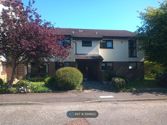 2 Bedroom Flat To Rent In Myreside Court, Edinburgh, EH10